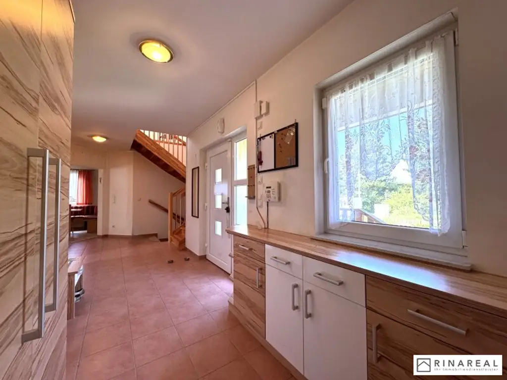MOLLRAM - Einfamilienhaus mit ca. 1.268 m² Eigengrund | Baujahr 2009 | Sauna & Whirlpool | Luftwärmepumpe, PV-Anlage, Klimaanlage uvm.