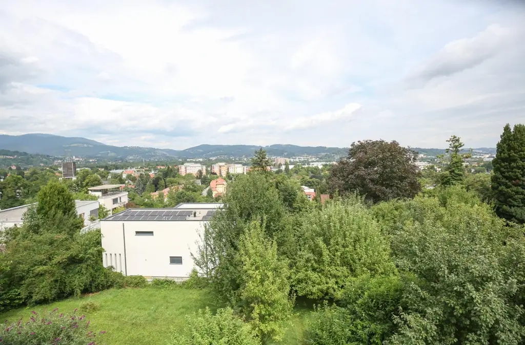 Lichtdurchflutete 3-Zimmer-Wohnung: Balkon, Blick ins Grüne & ruhige Lage