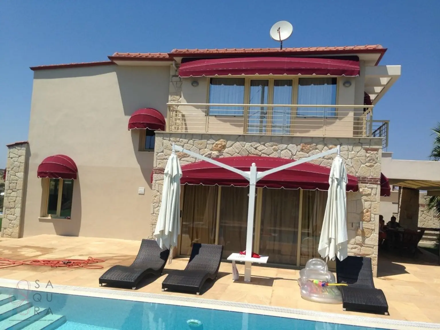 Moderne Villa mit Pool – Privates Refugium in exklusiver Wohngegend