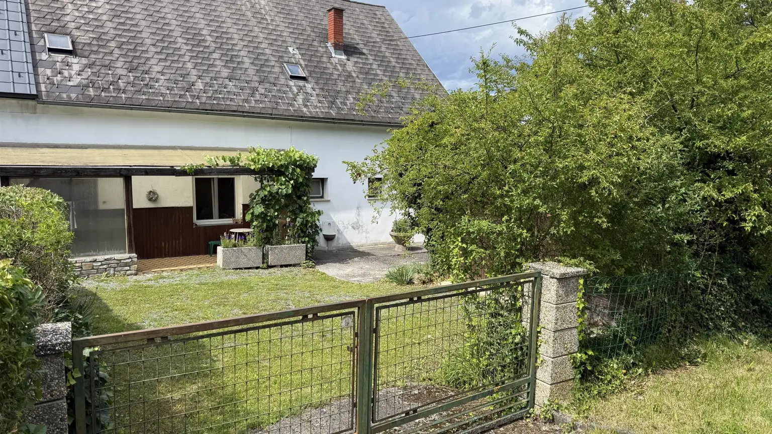 Einfriedung