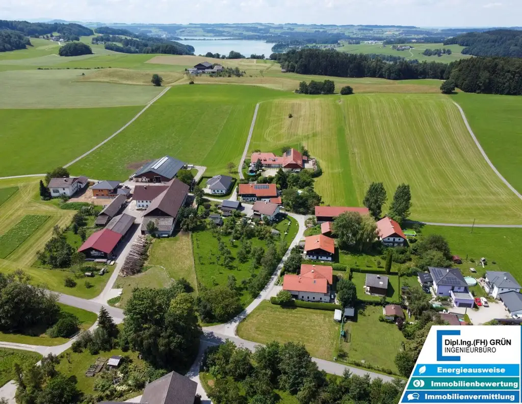 Nähe Salzburg - Traumhaftes Baugrundstück für EFH, DHH oder MFH - 1,3km vom Mattsee