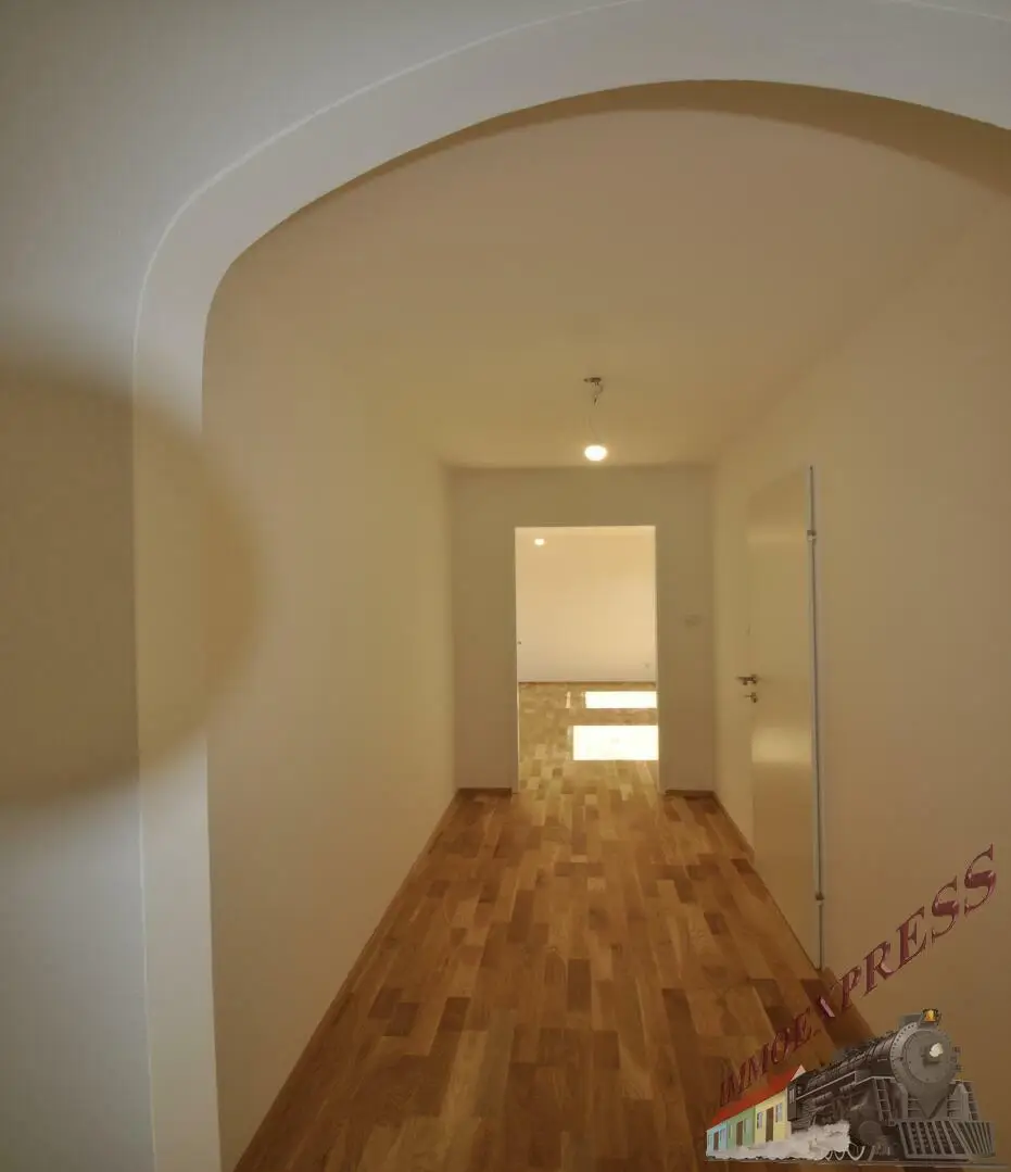 Exklusive Dachterrassenwohnung mit Tiefgarage und bester Fernsicht nähe Bühl Center (WG-tauglich)