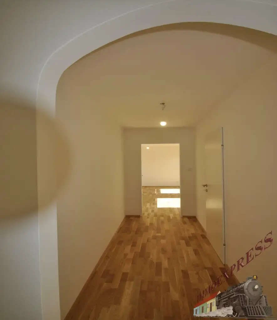 Exklusive Dachterrassenwohnung mit Tiefgarage und bester Fernsicht nähe Bühl Center (WG-tauglich)