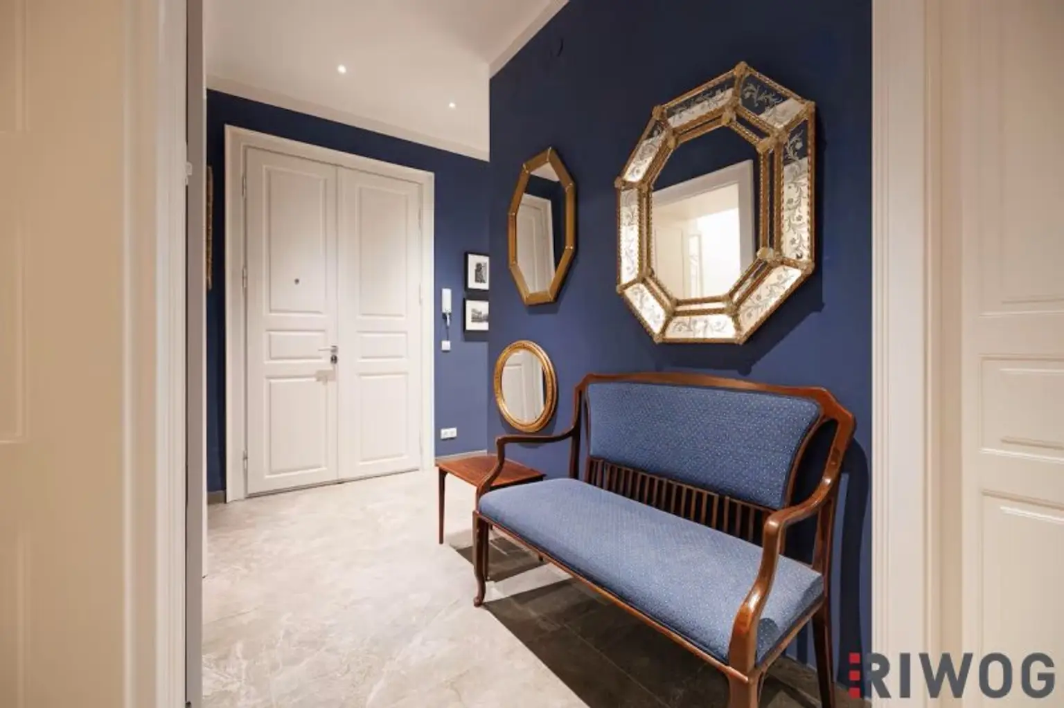 Wohnung mit touristischer Widmung nahe Schloss Schönbrunn | Prunkvolles 3-Zimmer Altbauapartment mit Loggia I 360° Rundgang