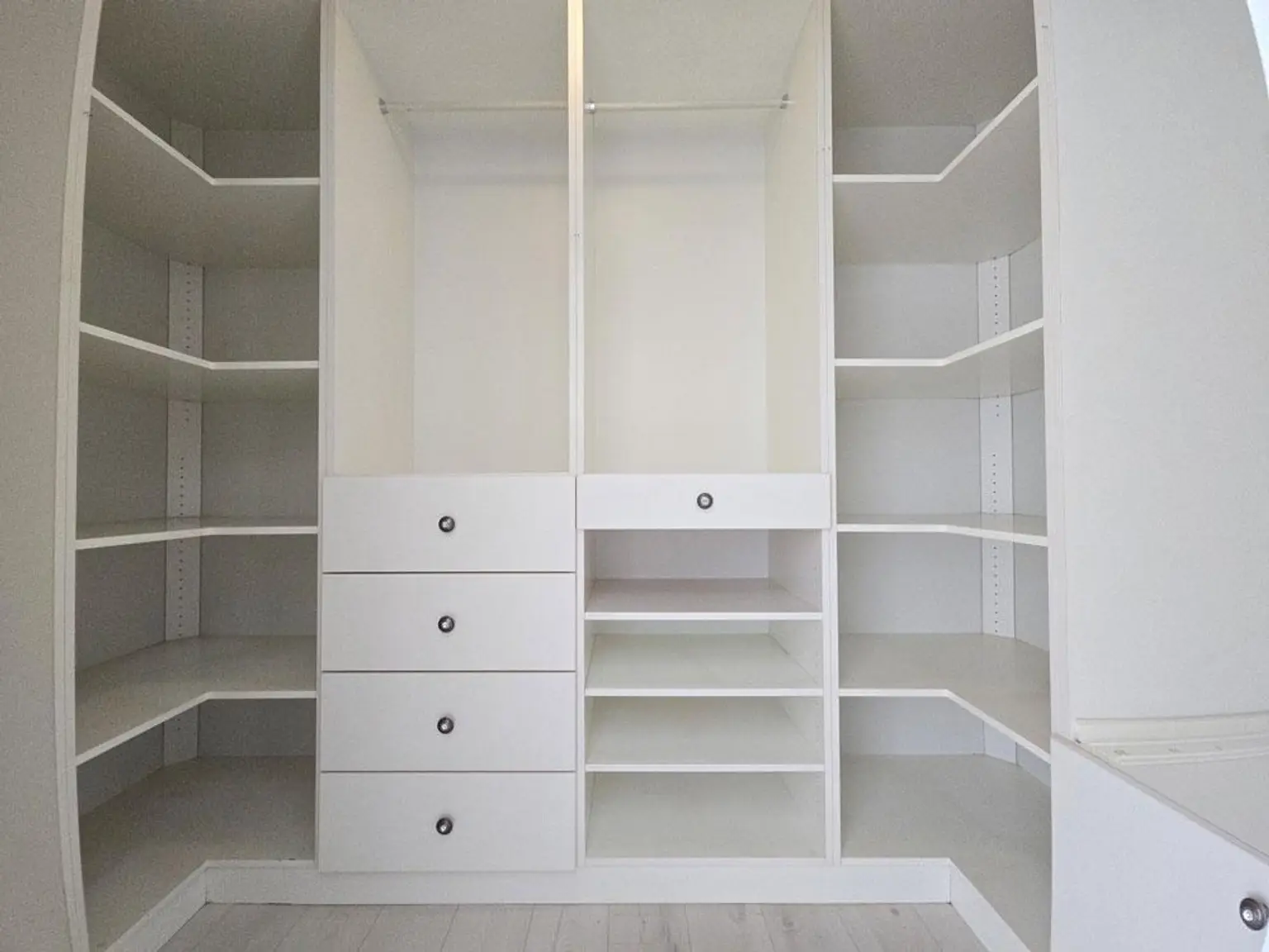 RESERVIERT! 1200 Wien/Leystraße: Zw. Donau und Donaukanal: Entzückende Garconniere mit Loggia