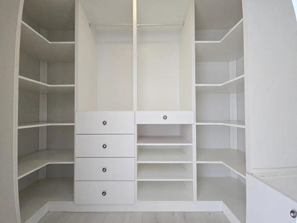 RESERVIERT! 1200 Wien/Leystraße: Zw. Donau und Donaukanal: Entzückende Garconniere mit Loggia