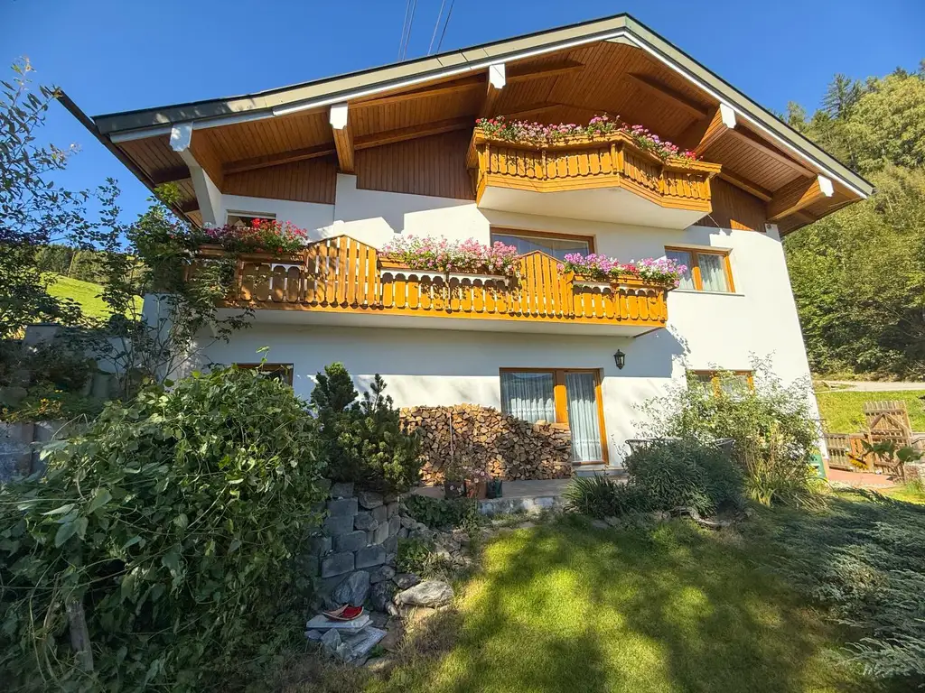 *** Wohlfühlhaus mit Kamin, Kachelofen, Gartenidylle und Ausblick von der Grillterrasse ***