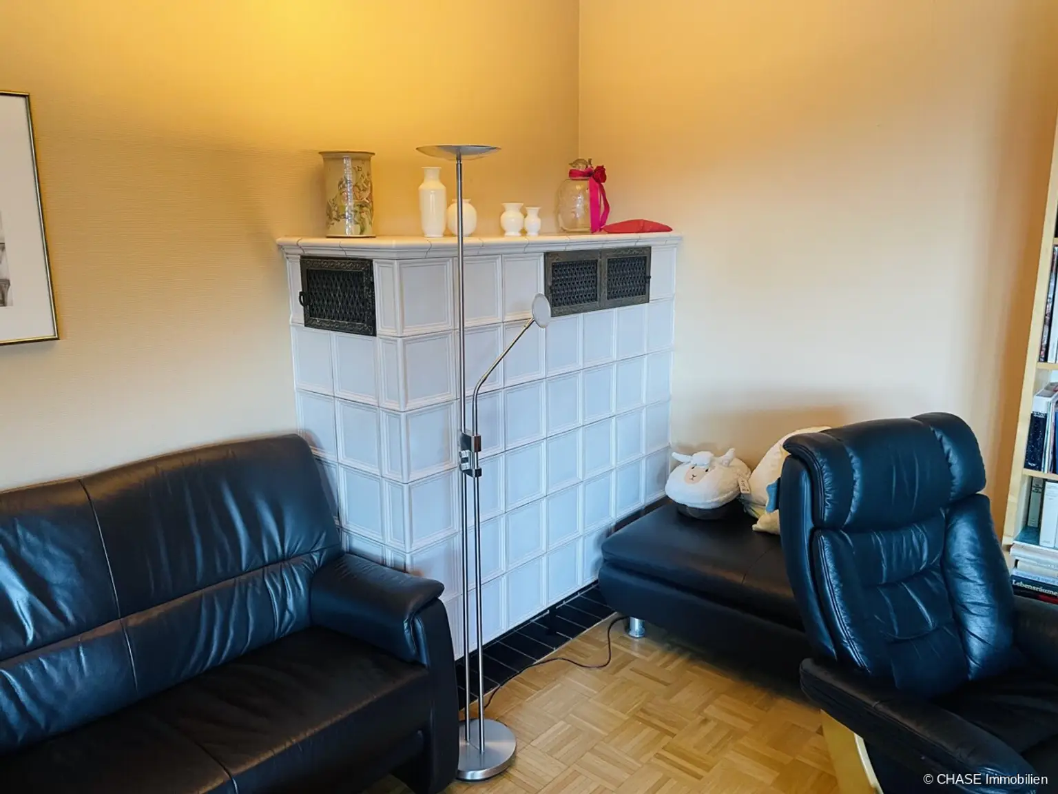 Wohnzimmer_Kachelofen