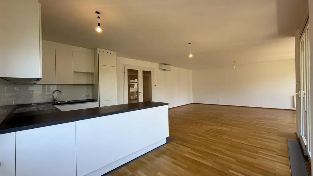 Top moderne, klimatisierte 4 Zimmer Neubauwohnung mit 2 Bädern und 16m² Balkonfläche!!!