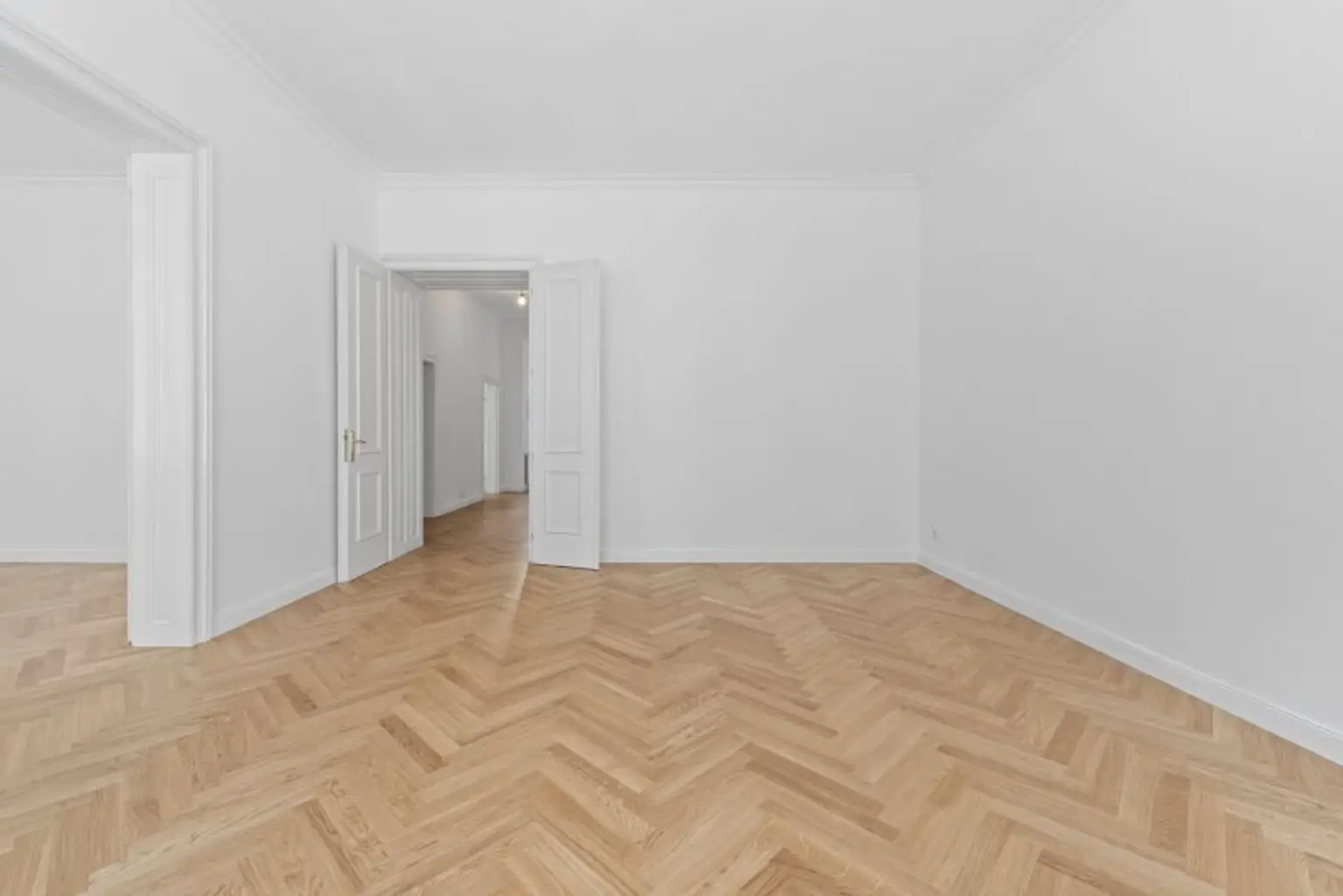U4 PILGRAMGASSE: exklusiv generalsanierte 3-Zimmer Altbauwohnung mit hofseitigem Schlafzimmer