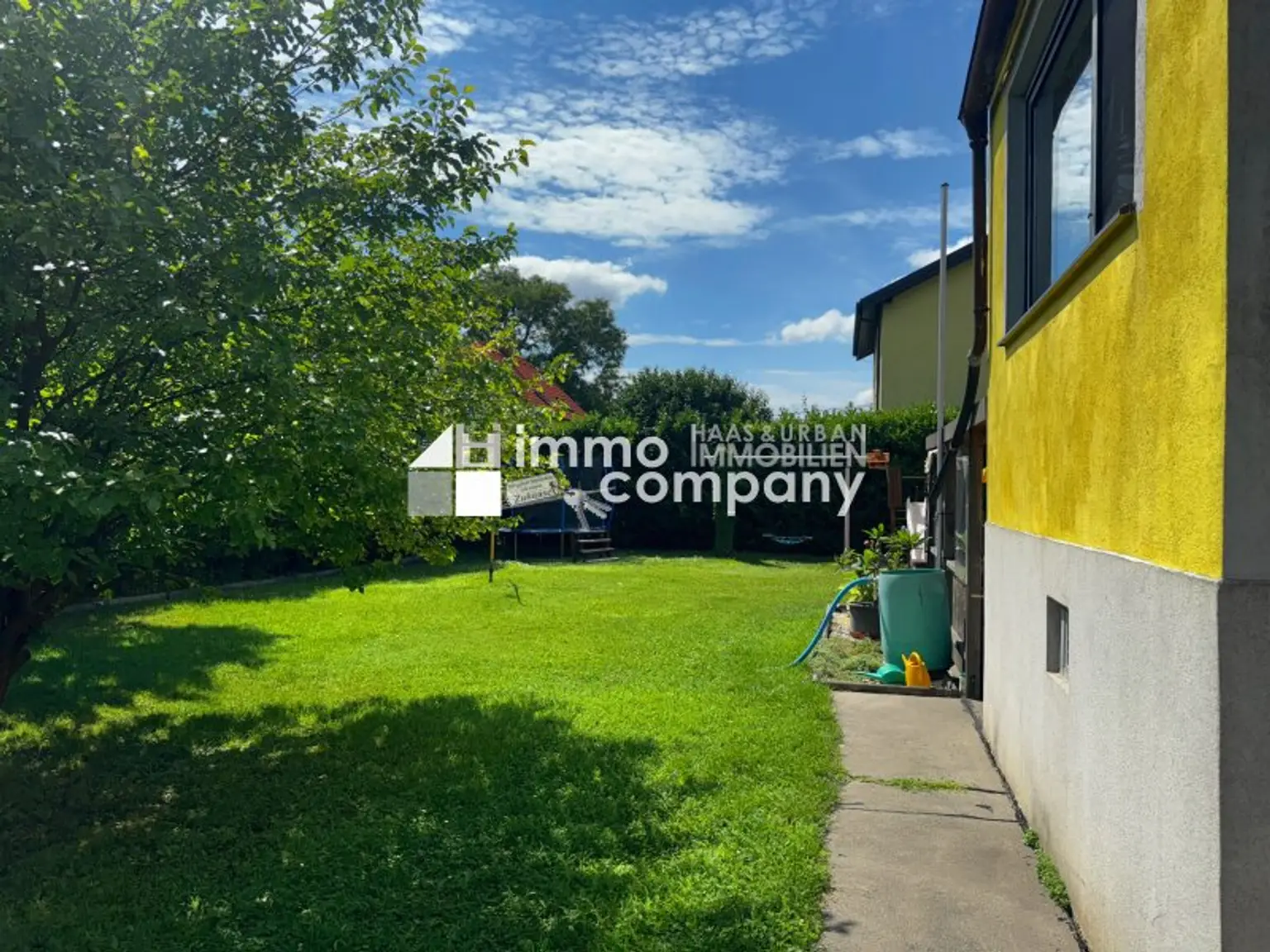Sonniges Eckgrundstück mit Altbestand – großes Potenzial in ruhiger Nachbarschaft!