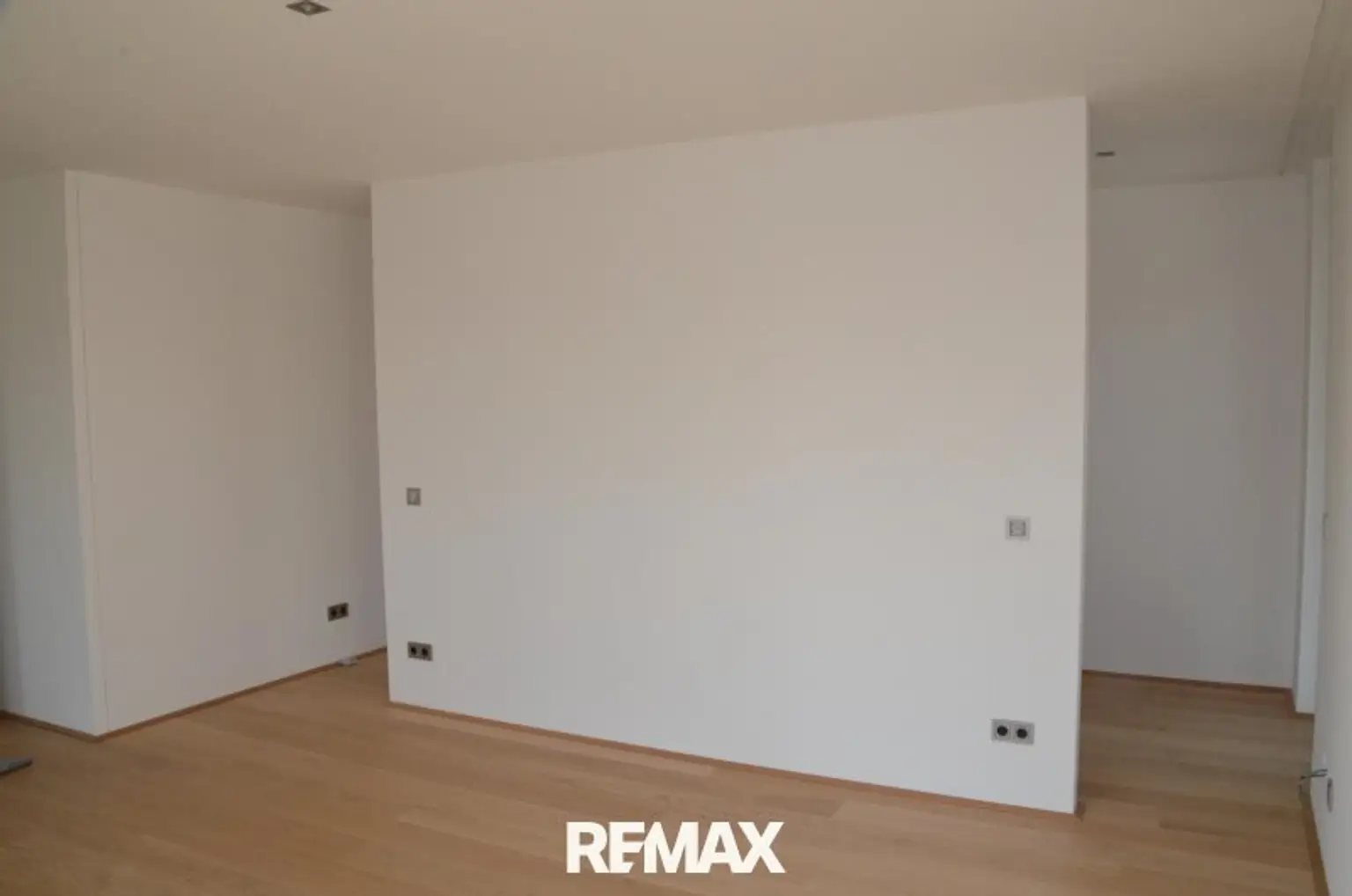 Schlafzimmer mit begehbaren Kleiderschrank