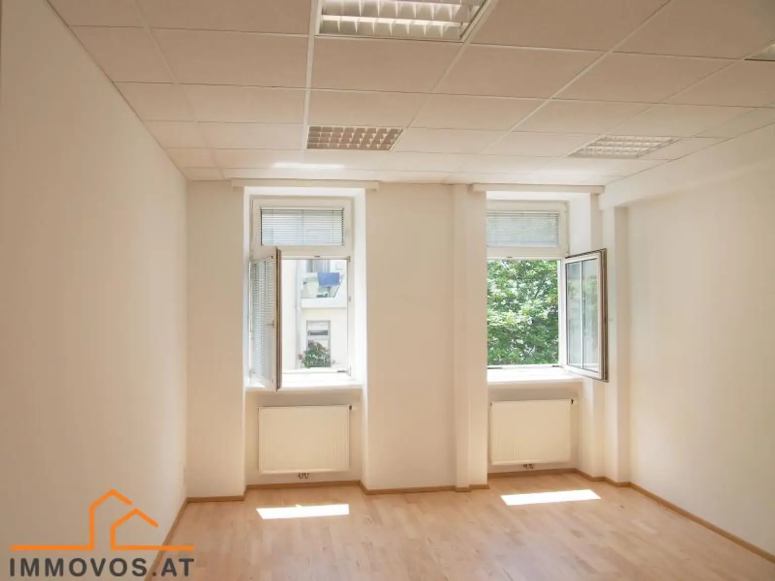 Bürozimmer 1.jpg