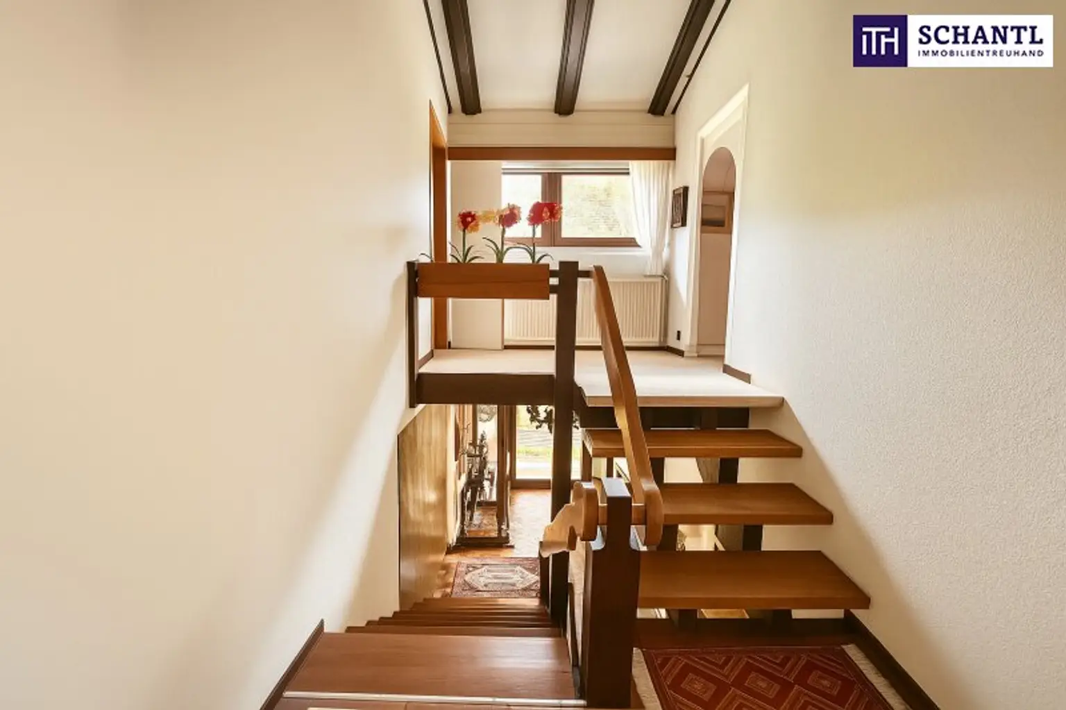 **Exklusive Landhausvilla in Pötzleinsdorf** ++ eigener Pool ++ Sauna ++ Fitnessraum ++ großer blühender Garten  ++ Garage ++ Terrasse ++ direkt beim Pötzleinsdorfer Schlosspark ++