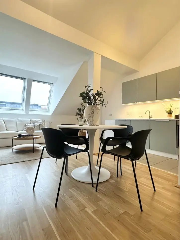 Einziehen, Aufatmen, Ankommen - Ihre Dachgeschosswohnung mit Terrasse in bester Lage des 15. Bezirk