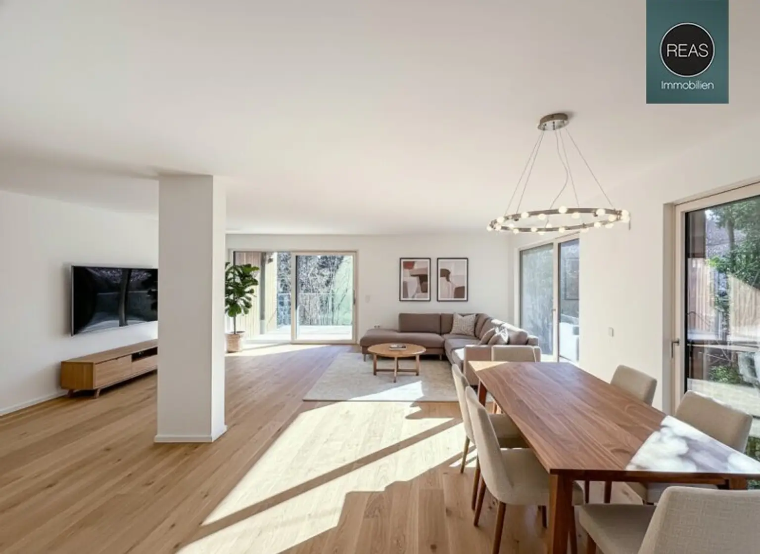 Erstbezug: Etagen - Wohnung mit extra großem Balkon - Naturnahes Wohnen in Wien Hietzing – Exklusives Leben nahe dem Roten Berg!
