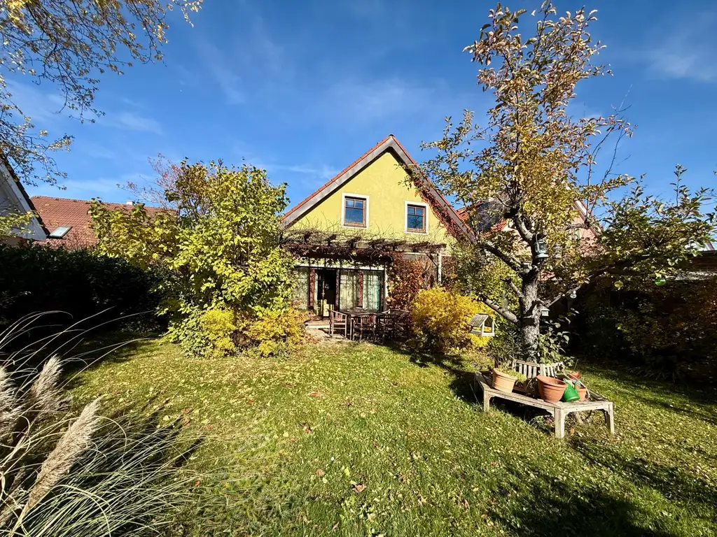 Charmantes Eckreihenhaus in begehrter Wohnlage von Bad Vöslau