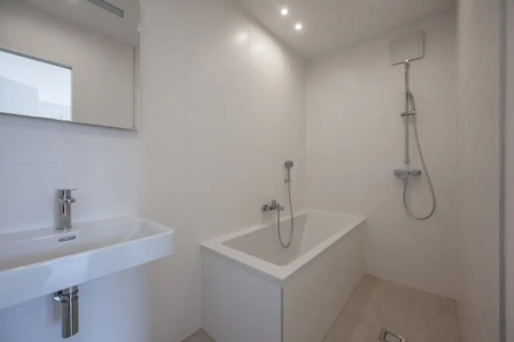 ++MOLLARD 50++ Modern 2-room apartment in a prime downtown location (1/16)