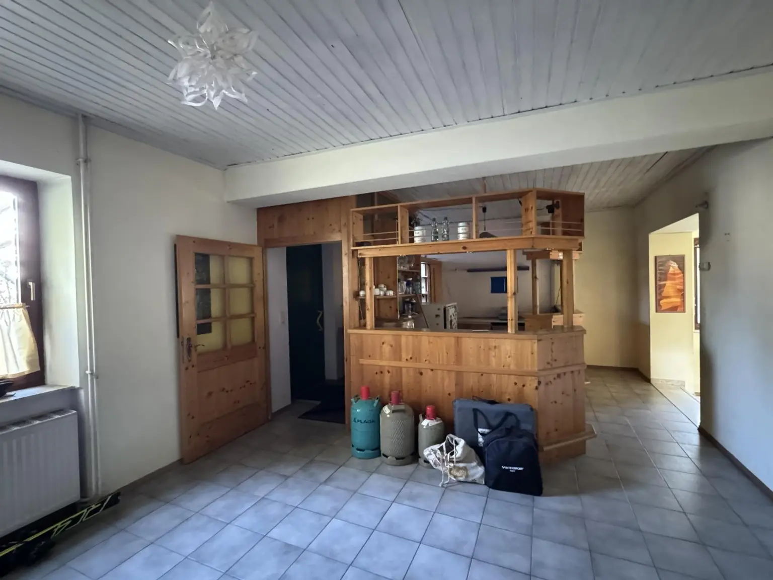 Eingangsbereich mit Bar