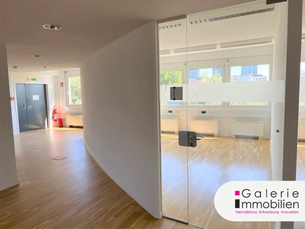 Helles Büro im 2. Liftstock in modernem Bürogebäude - Abstellplatz