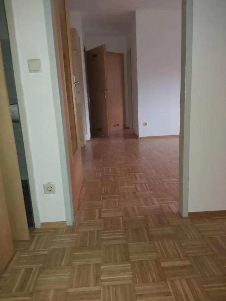 Zentrale 2-Zimmer-Wohnung mit Küchenblock im 2. Obergeschoß (Dachgeschoß) am Hauptplatz in Kapfenberg zu mieten !