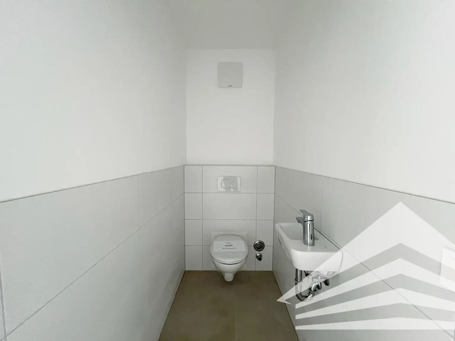 Lichtdurchflutete 3-Zimmer Wohnung mit großem Balkon in Puchenau!