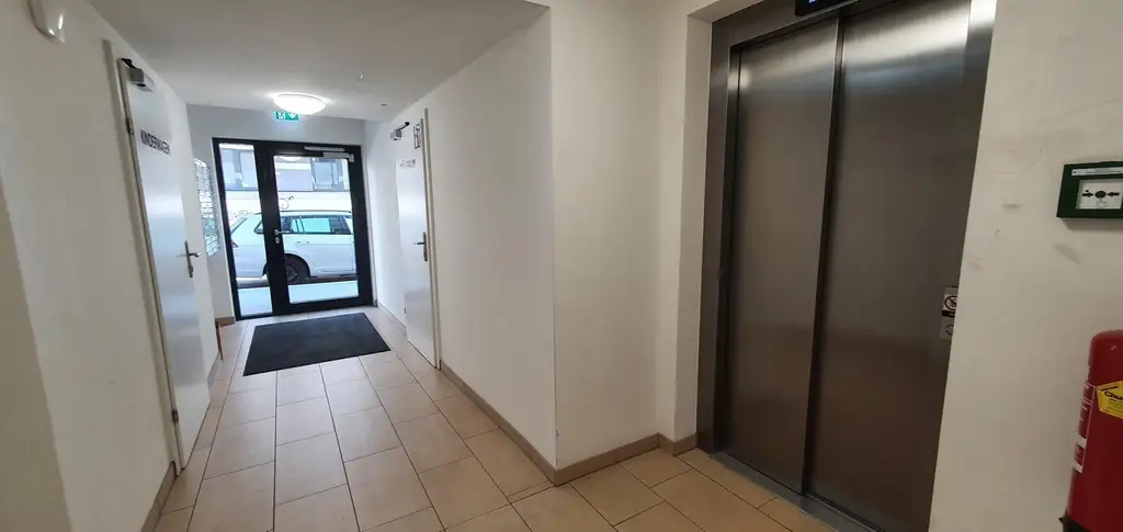 GARAGENPLATZ Geblergasse 15