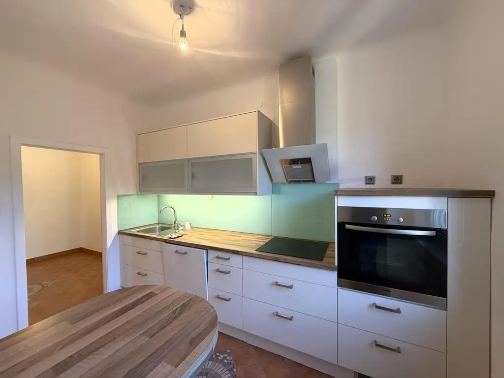 Traumhafte 3-Zimmer-Eigentumswohnung, Erstbezug nach Sanierung // Fantastic 3-room condominium, first occupancy after renovation in //