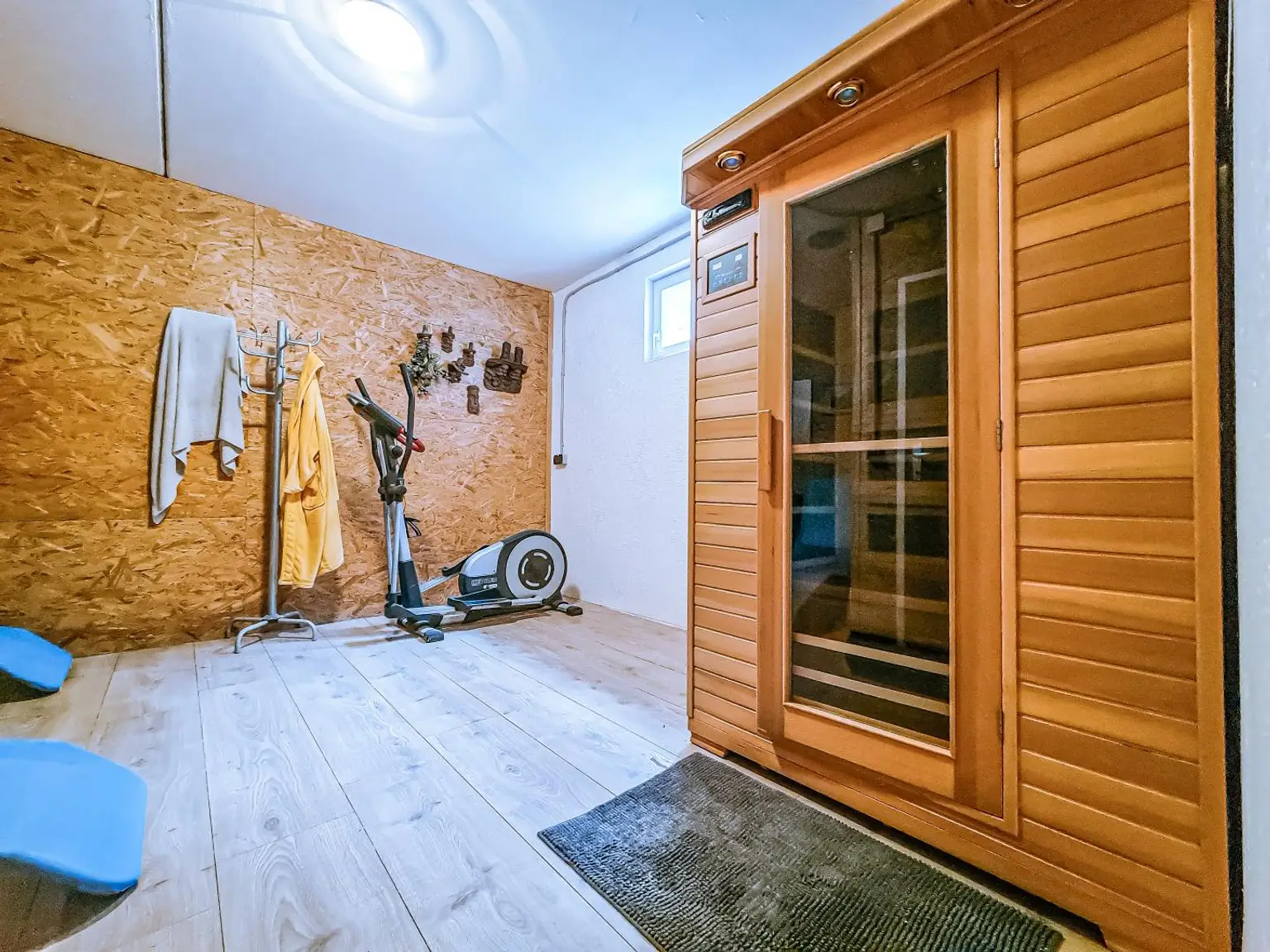 Stilvolles Haus mit großem Garten, Sauna und Traumlage!
