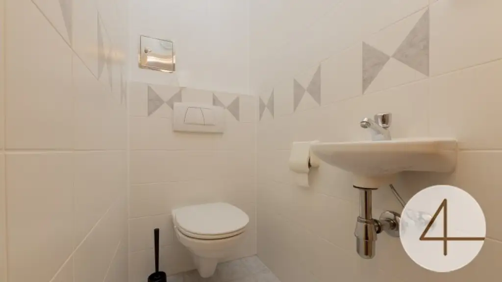 Dachgeschosswohnung mit Balkon in ruhiger aber zentraler Lage! Bahnhofsnähe