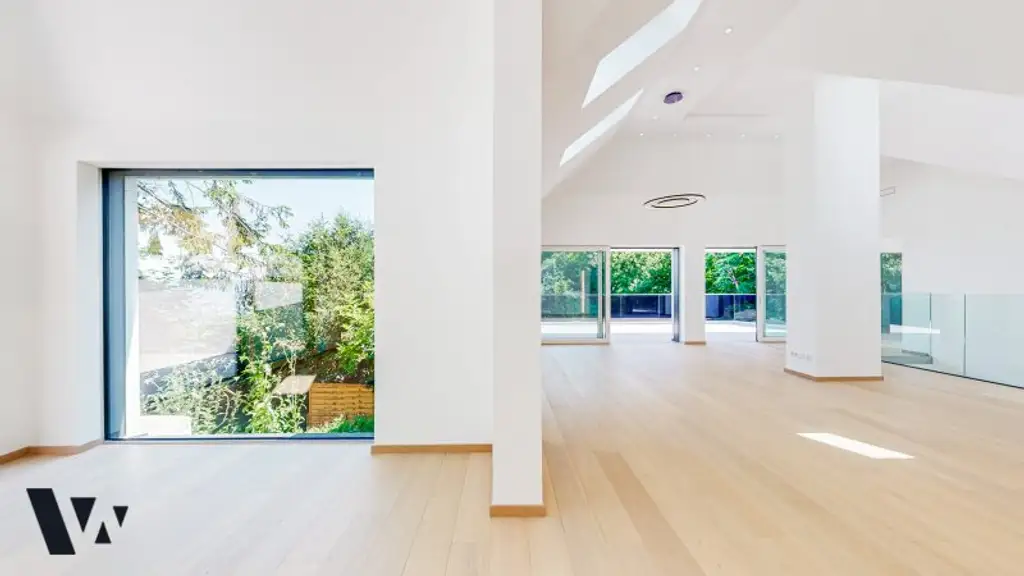 EINZIGARTIGE VILLA MIT INFINITY-POOL & BLICK ÜBER DIE DONAU