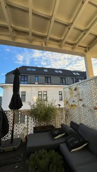Stylische möblierte Wohnung mit Terrasse in einem sanierten Altbau (2022) nahe U4/U6 Längenfeldgasse