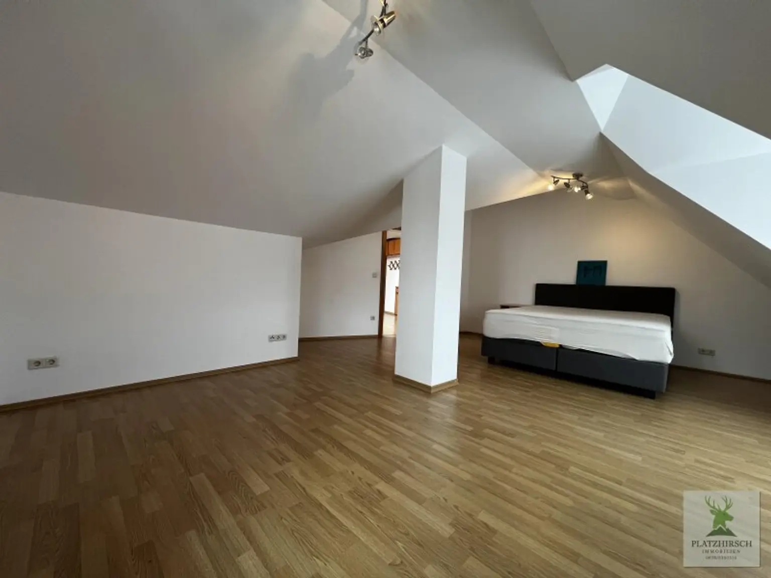 Einzigartiges Liebhaberobjekt mit toskanischem Flair, riesigem Garten, herrlichem Wintergarten, in Prottes - 35 Min von Wien - 8 Minuten von Gänserndorf