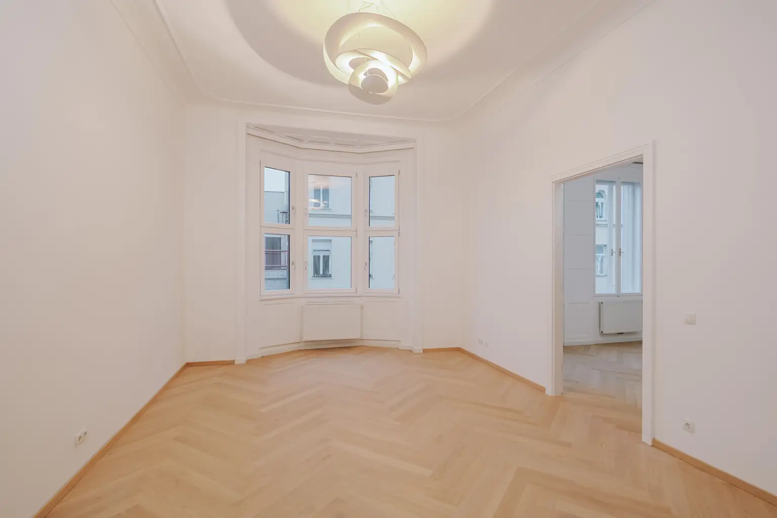 Stilvolle Altbauwohnung ca.107m² mit Balkon in Toplage 1070 Wien!