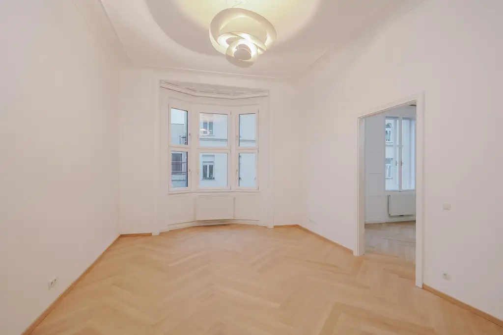 Stilvolle Altbauwohnung ca.107m² mit Balkon in Toplage 1070 Wien!