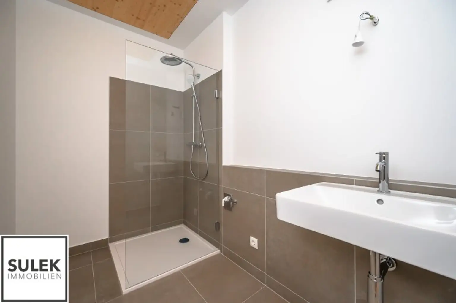 Erstbezug: 3-Zimmer-Maisonette mit hofseitiger Terrasse