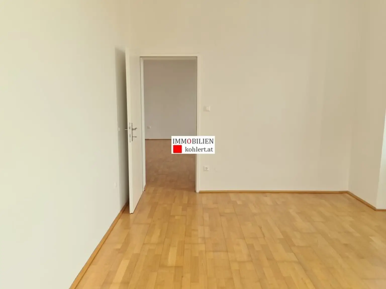 GELEGENHEIT, 3-ZIMMERWOHNUNG MIT FERNBLICK UND ZENTRALE LAGE
