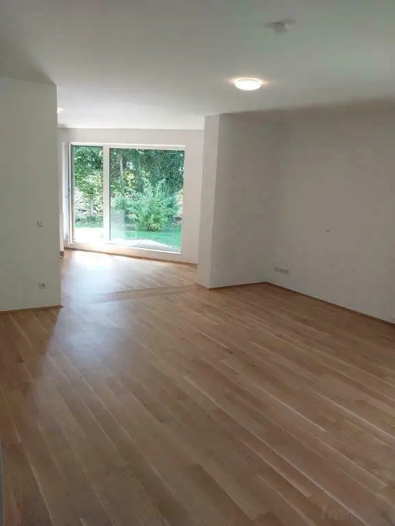 großzügige 5-Zimmer-Neubauwohnung mit zwei kleinen Terrassen und Tiefgarage im Villenvierteln zwischen UNI und LKH - Nähe Hilmteich
