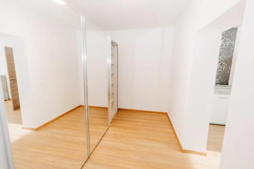 Verträumtes Bauernhaus neu adaptiert (2013) mit Toreinfahrt, Pool, Stadel und Schuppen