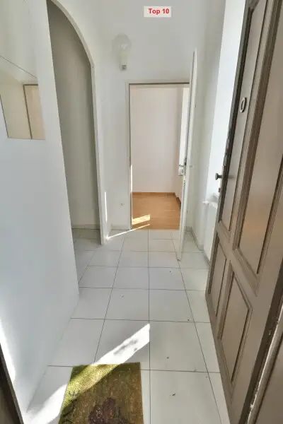 Drei UNBEFRISTETE 2 Zimmer-Wohnungen mit KFZ-Stellplatz im Haus