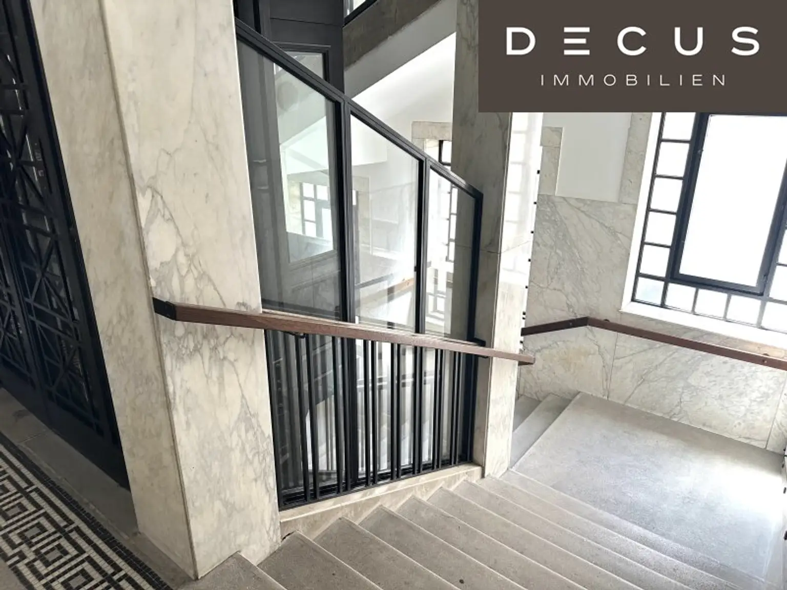 + + +  GEKÜHLTES ALTBAUBÜRO MIT BALKON + + + MAHÜ + + + U3 VOR DEM HAUS + + +