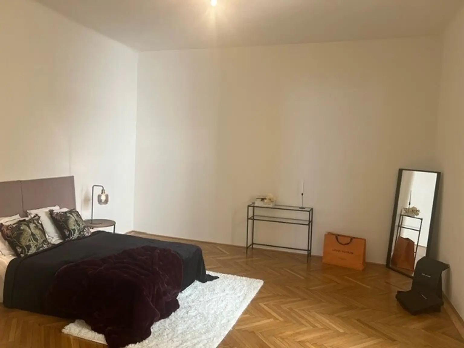 UNBEFRISTET: Charmante Altbauwohnung nahe Volkstheater