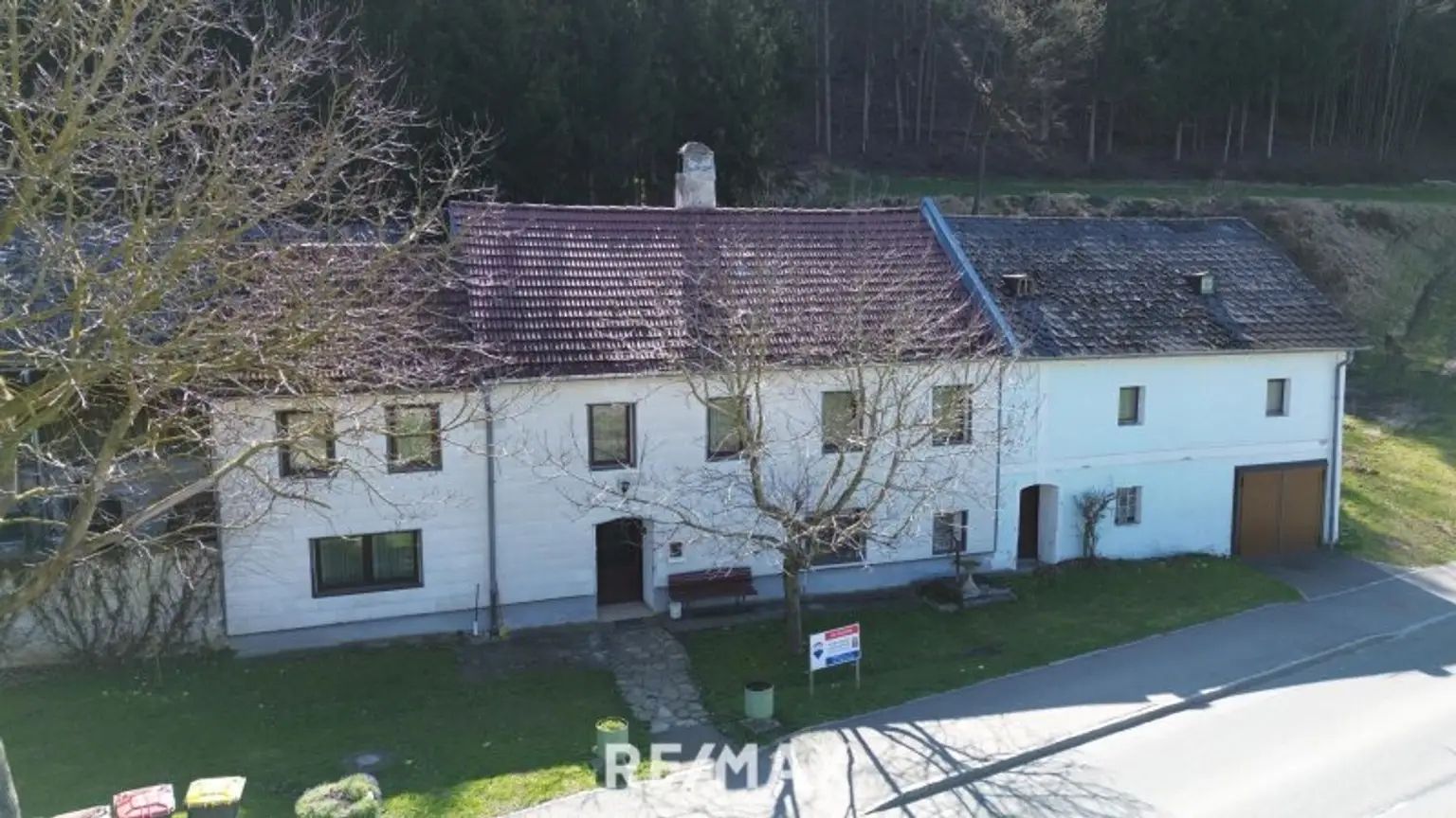 straßenseitige Ansicht