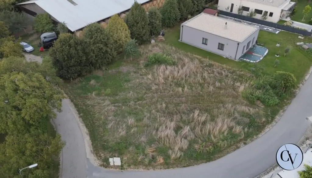 Tiny-Home auf einzigartigen Grundstück im Naturparadies mit Badesee, Sportplatz & Reithalle