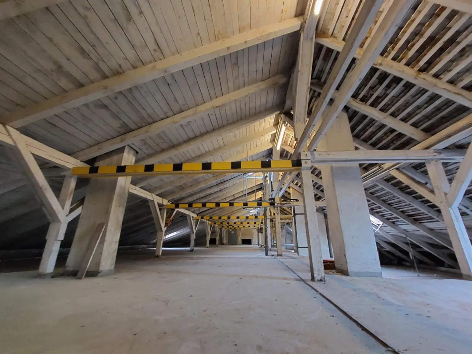 Gebäude 2_Dachboden