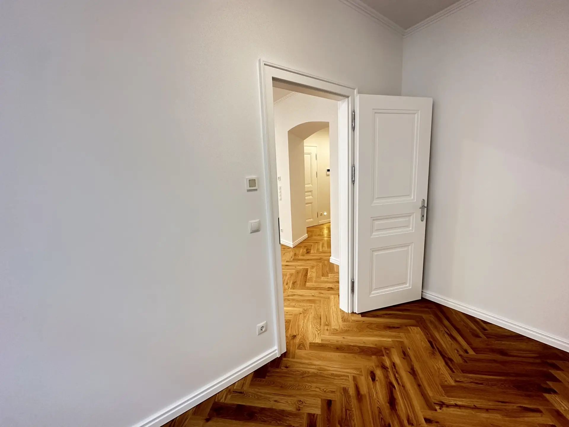 20250331_094451623_iOS