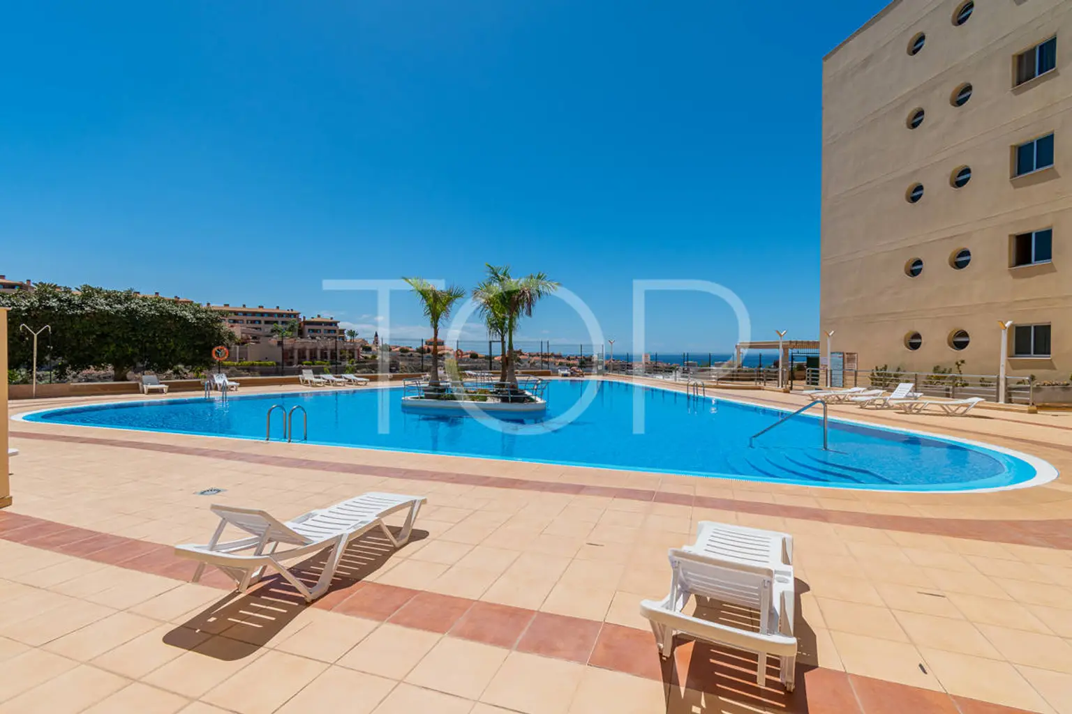 Precioso apartamento de dos dormitorios recién reformado en ubicación privilegiada en Playa Paraíso