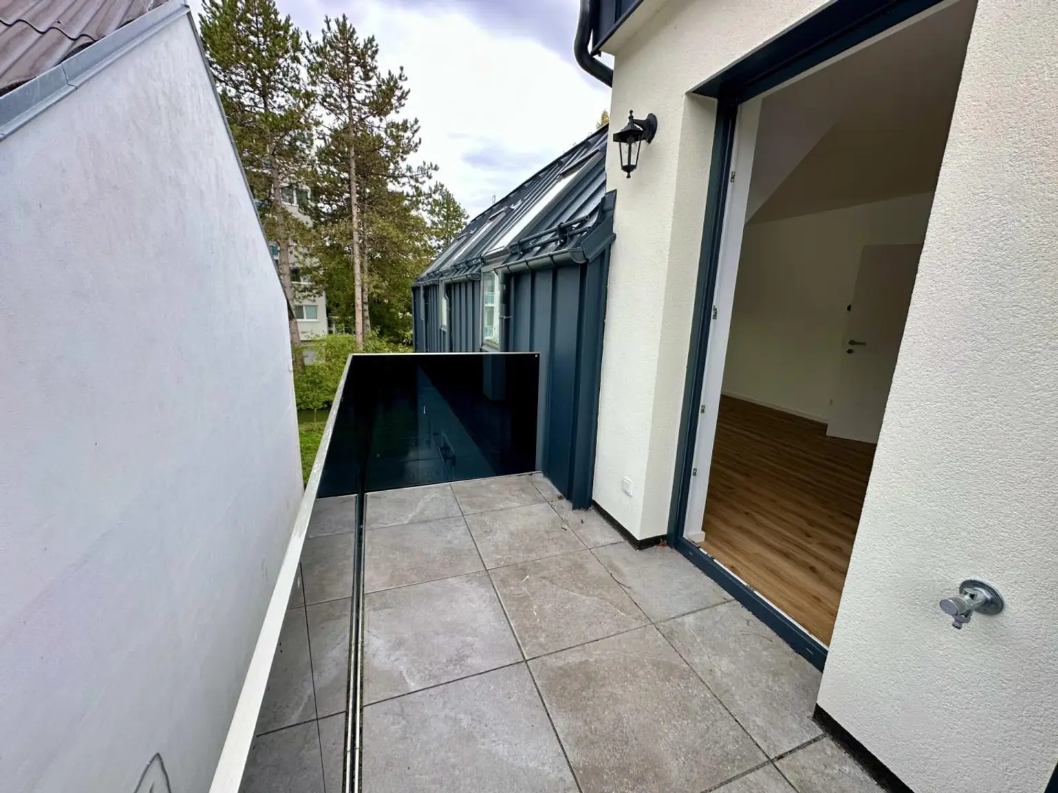 Erstbezug! Top 6! Wunderschöne zentrumsnahe 3-Zimmer Wohnung mit Balkon!