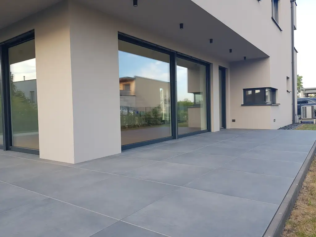 PERFEKTES, MODERNES, NEUES TRAUMHAUS IM ERSTBEZUG AM FELSER SEE