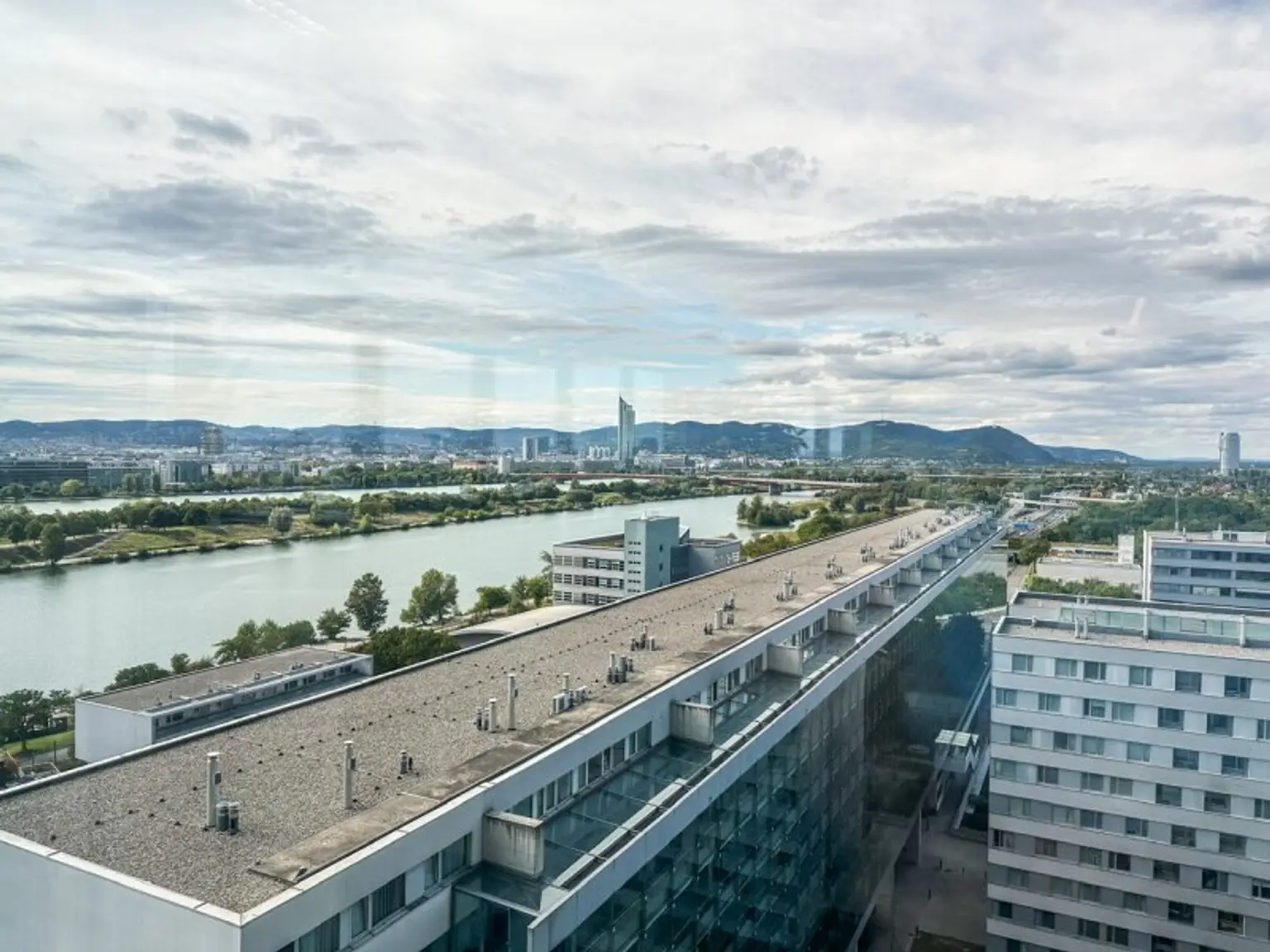 Modernes und schönes Büro im Ares Tower - 12. Stock - 1220 Wien